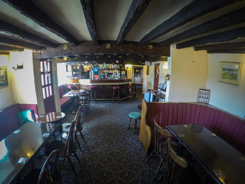Готель The Red Lion Lowick Green Екстер'єр фото